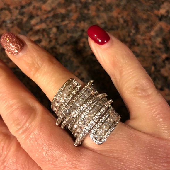 Sterling Silver 6.4CT cubic Zirconia Cocktail Ring - Picture 2 of 6